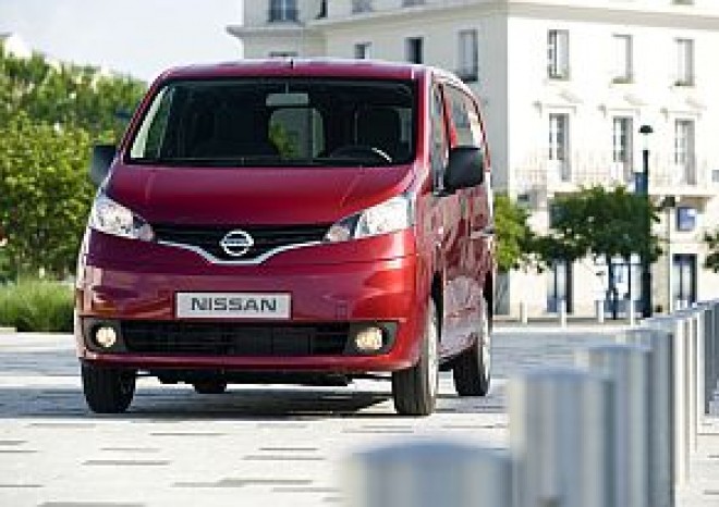 Nissan v Evropě začíná prodávat Dodávku roku NV200