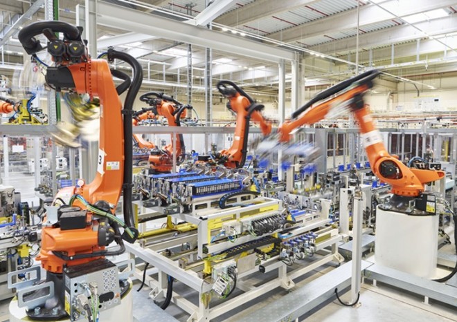 ​Škoda otevírá novou halu na montáž bateriových systémů