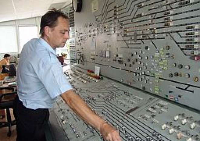 Provoz na železnici už řídí SŽDC