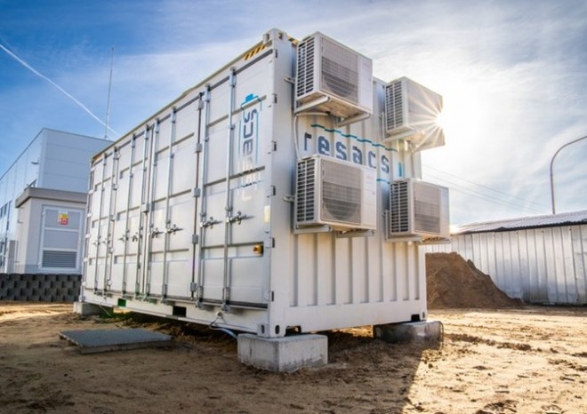 ​Bateriová úložiště ískávají klíčovou roli v logistice, retailu a automotive