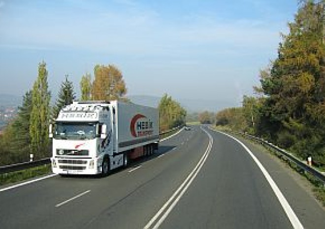 Zpoplatněné úseky objíždějí nejvýše čtyři procenta kamionů