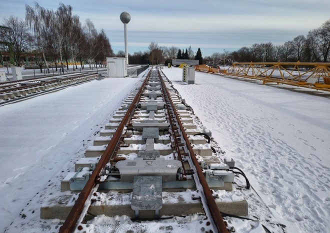​DTVS zahájila neprovozní zkoušky výhybky pro rychlost 230 km/h v odbočném směru