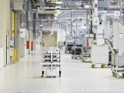 V závodě ve Vrchlabí pracuje plně autonomní přepravní robot
