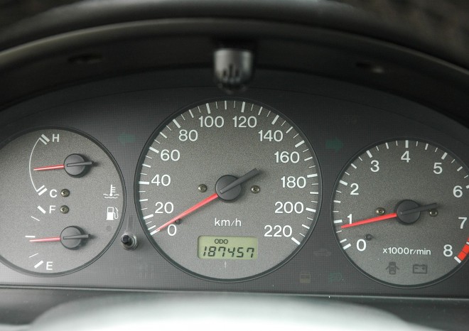 Přetáčení tachometrů bude možná trestným činem