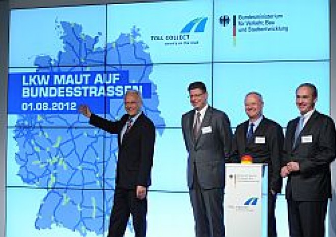 Výběr mýta na spolkových silnicích úspěšně odstartoval
