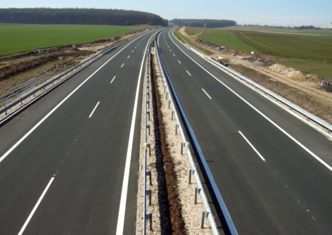 ​Obchvat Týnce na Lounsku na D7 se začne letos rozšiřovat