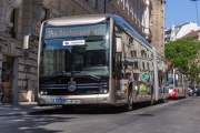 Vídeň poprvé testuje kloubový elektrobus