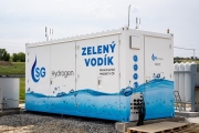 Elektrolyzér v Napajedlech vyrobil první kilogramy vodíku