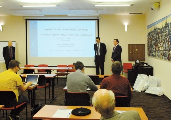 Původní ČESMAD založilo jedenáct podniků ČSAD