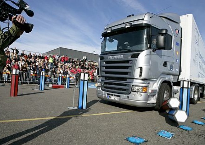 Scania opět vyhlašuje soutěž mladých řidičů