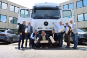 Daimler Truck Česká republika předal tahač návěsů Mercedes-Benz eActros 600 společnosti HOPI