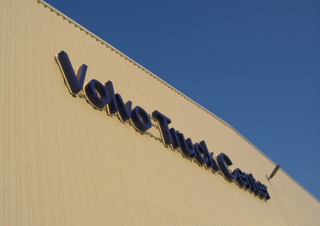 Volvo a Renault Trucks otevírají první společná Truck Centra