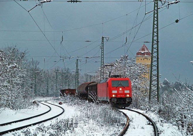 Vláda trvá na výplatě dividendy Deutsche Bahn
