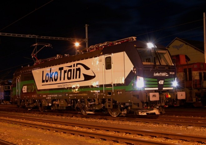 LokoTrain přebírá první ze tří lokomotiv Siemens Vectron