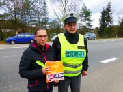 Motoristé měnit výstražné vesty v povinné výbavě nemusí