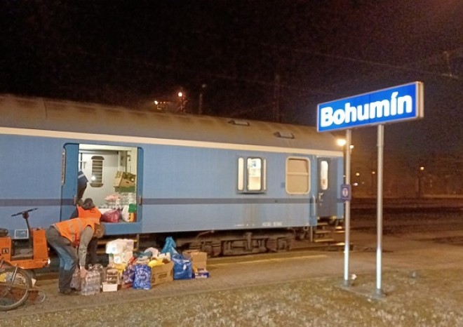 ​Z Bohumína vyjel další humanitární vlak, jede do ukrajinského Čopu