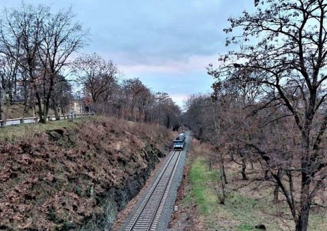 ​Ve Stromovce má být po přestavbě trati na letiště být místo kolejí cyklostezka