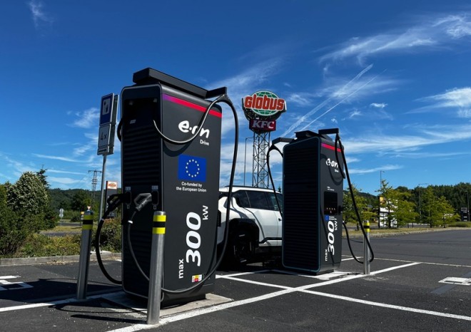 ​Dobíjení elektromobilů v síti E.ON Drive se v červenci výrazně zvýšilo