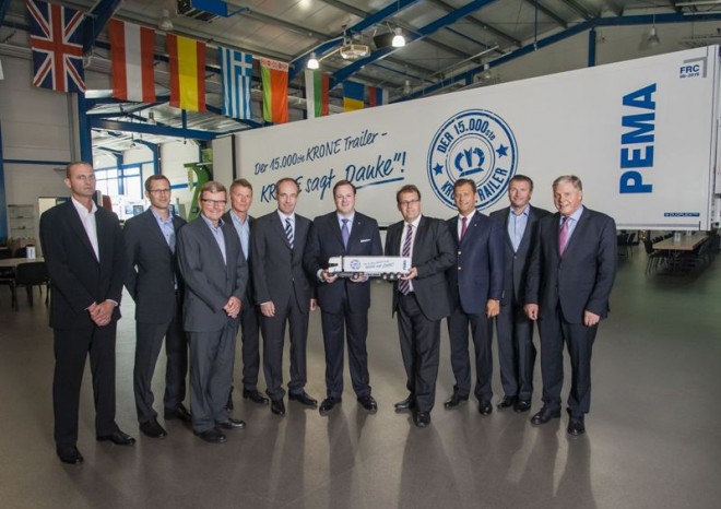 PEMA převzala patnáctitisící návěs Krone
