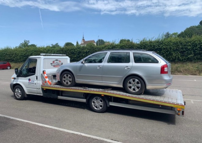Motoristé si častěji volají asistenční společnost při problémech s karavanem či motorkou