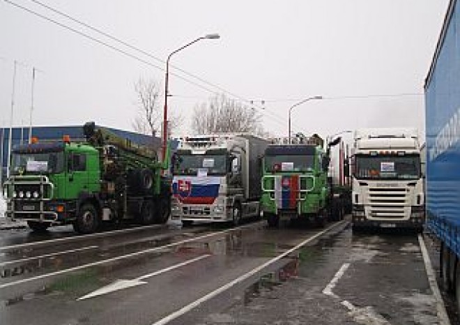 Silnice první třídy zatím stále bez mýtného