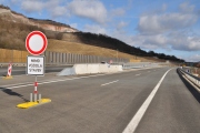 Celá Prackovická estakáda na dálnici D8 se otevře řidičům do konce září