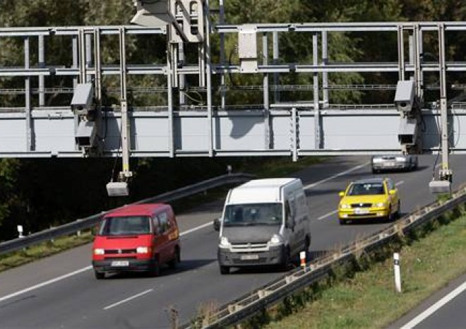 Případné zpoplatnění německých dálnic pro cizince prý neodporuje
právu EU