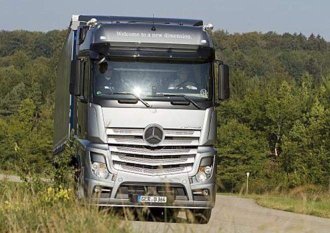 Nový Actros v září vyjel na první testovací jízdu