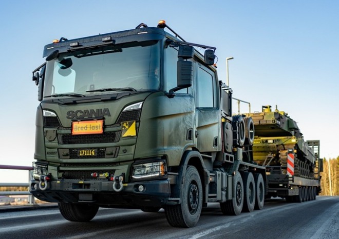 ​Scania se švédskou armádou vyvinula nové tahače pro přepravu tanků