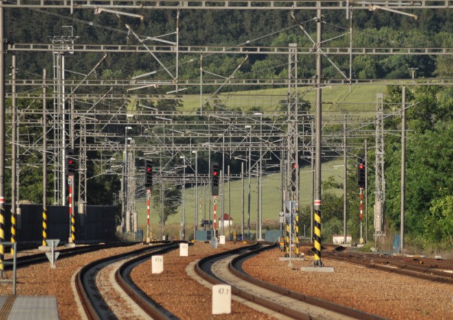 Správa železnic už má zajištěné dodávky trakční energie pro rok 2024
