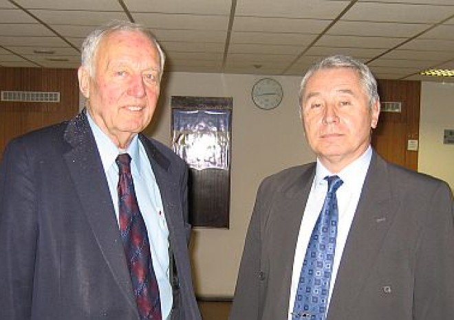 Vyšší mýtné v pátek dále zvyšuje zátěž dopravních firem