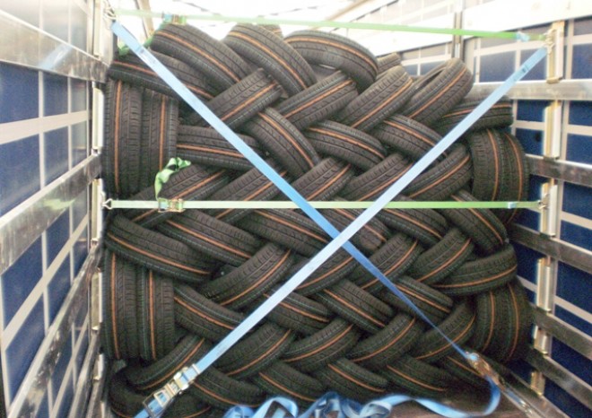 O.K. Trans využívá nový systém pro přepravu pneumatik