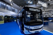 IVECO Bus: ​Řada Crossway získala již popáté titul Sustainable Bus of the Year v kategorii Intercity, letos s modelem Crossway Elec