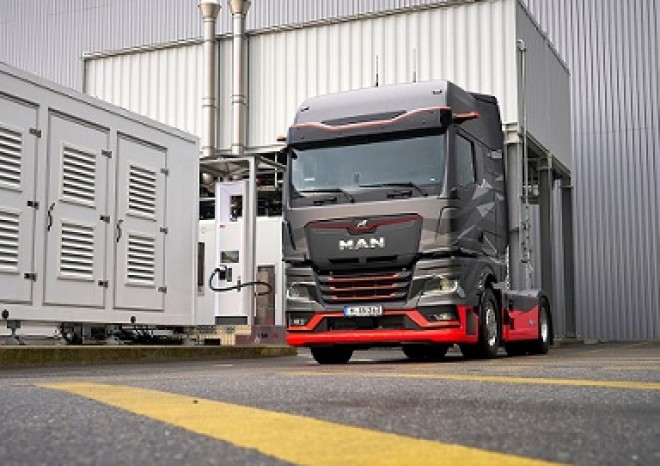 ​Společnosti ABB E-mobility a MAN poprvé předvedly megawattové nabíjení elektrického kamionu