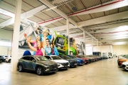 Direct auto otevírá obchodní galerii s auty