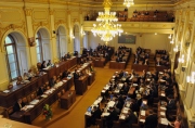 Sněmovna může začít jednat o urychlení výstavby komunikací