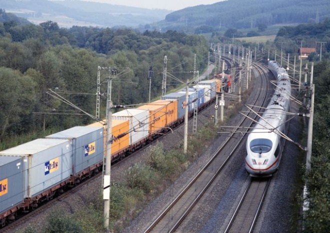 Německá vláda chce zpřísnit regulaci železnice