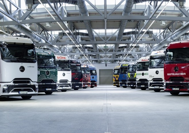 ​Zásobování závodu Mercedes-Benz ve Wörthu zjišťuje 14 dopravců s modely eActros 600