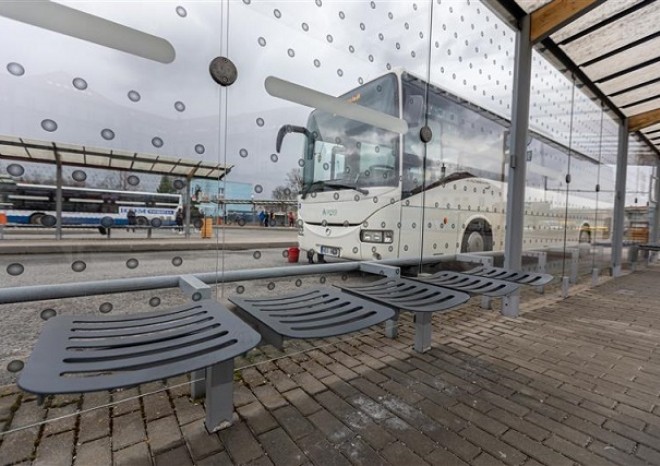 ​Kraj Vysočina zrušil zakázky na autobusové dopravce, uzavřít je nepovolil soud