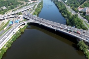 Silničáři nedokončí opravu Barrandovského mostu v původním termínu