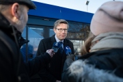 Ministr dopravy navštívil závod Škoda Group a prohlédl si vodíkový autobus