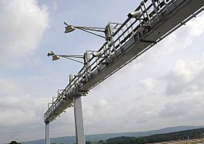 ŘSD po letech zprovoznilo spornou mýtnou bránu u Poděbrad