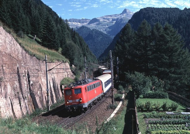 Dominance DB údajně poškozuje spotřebitele