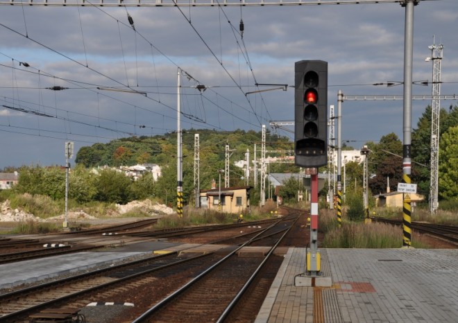 ​Počty projetí návěstidel v poloze Stůj si žádají rychlé řešení
