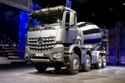 Mercedes-Benz představil v předpremiéře stavební řadu Arocs