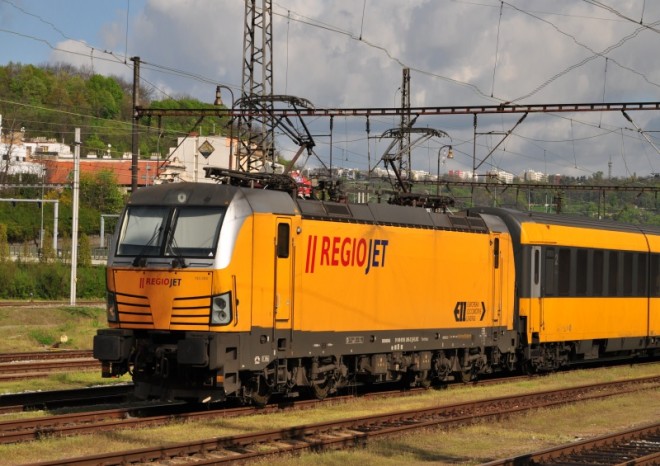 ​RegioJet nakoupí v zahraničí osm lokomotiv a 16 vagonů