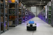 Skladon testuje prvního autonomního robota od společnosti Sluno