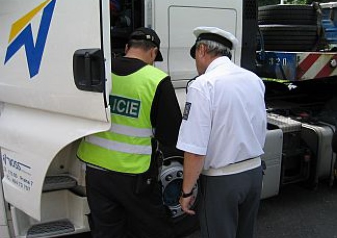 Končí platnost prvních karet řidiče vydaných v roce 2006