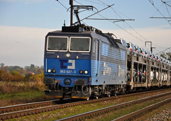 Už více než 1360 železničních vozidel disponuje radiostanicemi GSM-R