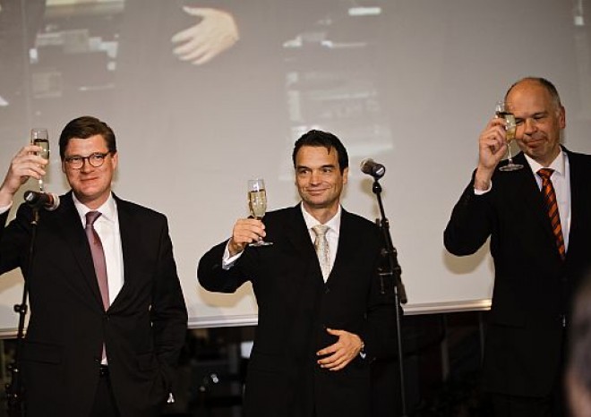 Střídání stráží u Mercedes-Benz Česká republika